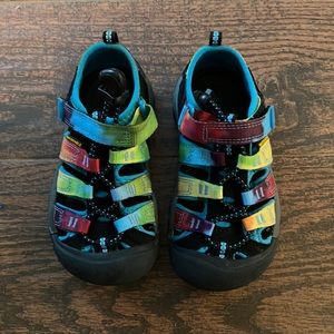 Rainbow Keen 10 toddler size